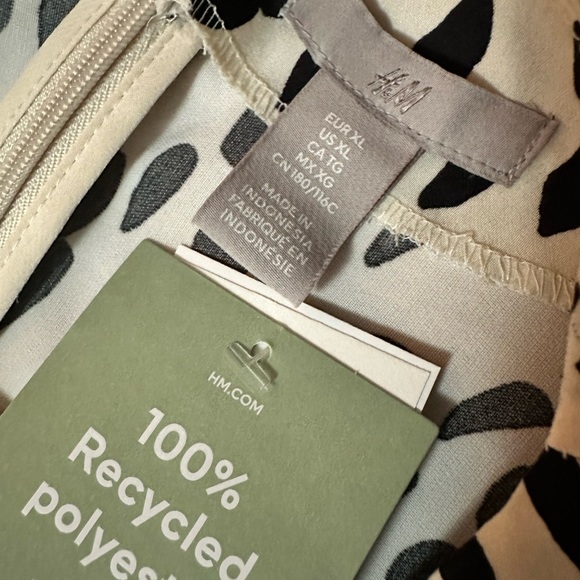 NWT Cream Spotted Draped Dress XL - Picture 8 of 9